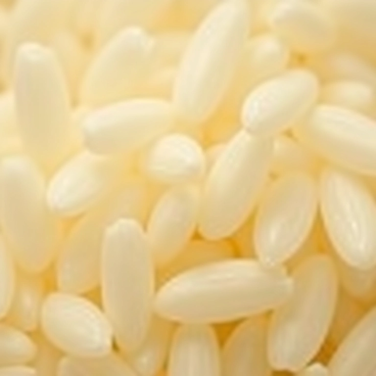 Grãos de arroz arbóreo, o tipo ideal para risoto.